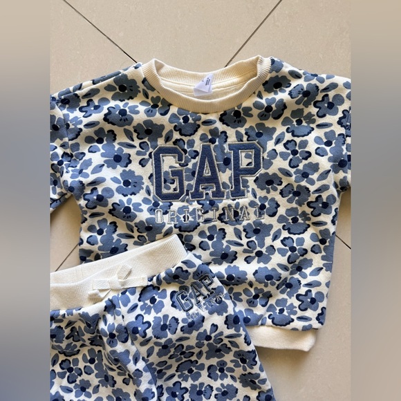 GAP Other - Gap toddler girl set kids sweat outfit
